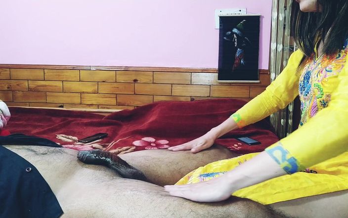Bolly Karma: Elle se tape une grosse noire devant la caméra en...