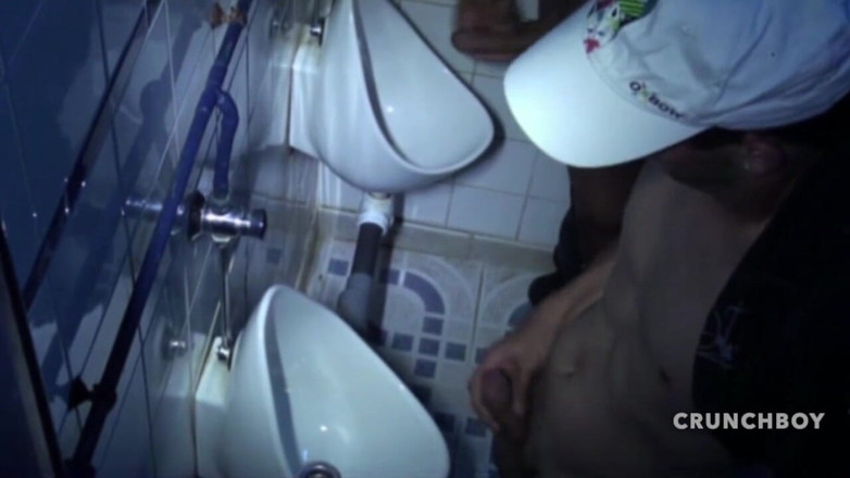 STRAIGHT BOY CURIOUS: Two discreet straight boys sucking in common toilets