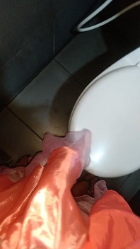 Crossdressing y cum chica satén fiesta mini vestido rosa