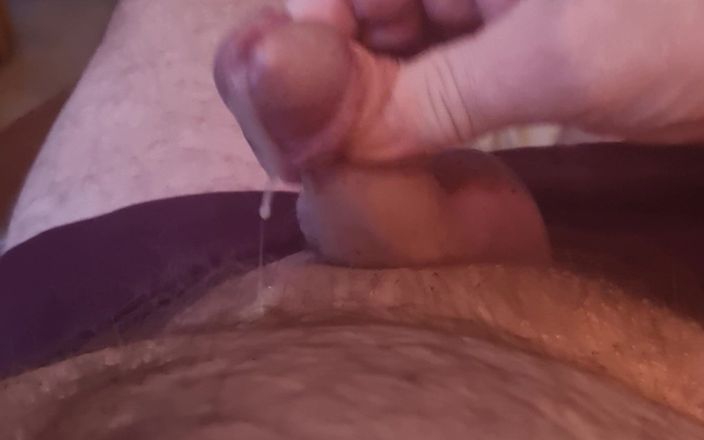 Pellefnatt: Il mio amico ama masturbarsi il suo cazzo mentre faccio...