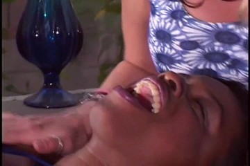 Lesbian Tales: プッシープレイハウス3 - ジュエルジェイドフィーチャリング。 ローラ、ジュエルズジェイド - Perv Milfs N Teens