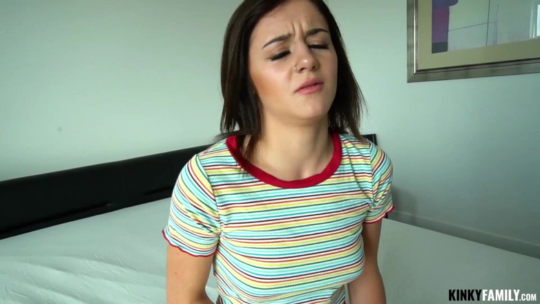 Kinky Family: Cash got me fucking my stepsis