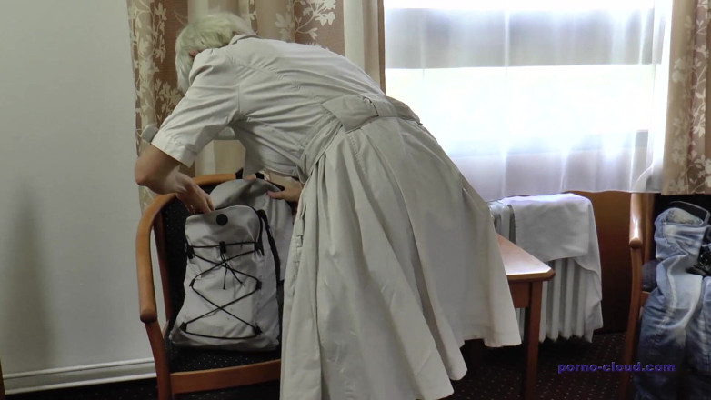 Porno Cloud: Granny hotel hostess