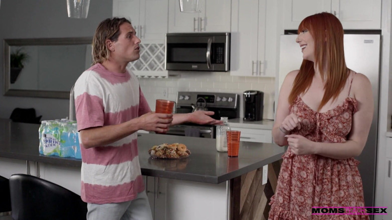 Moms teach sex: Stepmommy Plays Match Maker - S14:e8