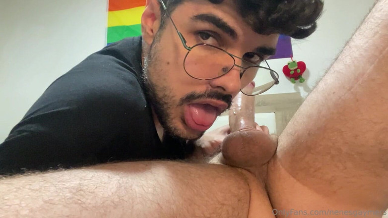 Nenesgaymers: Mulutku dicrot di dalam sama kontol besar dan keras temanku