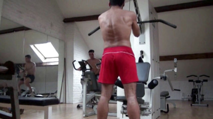 Gaybareback: Heterosexual castigado por la top de oso en la sala...