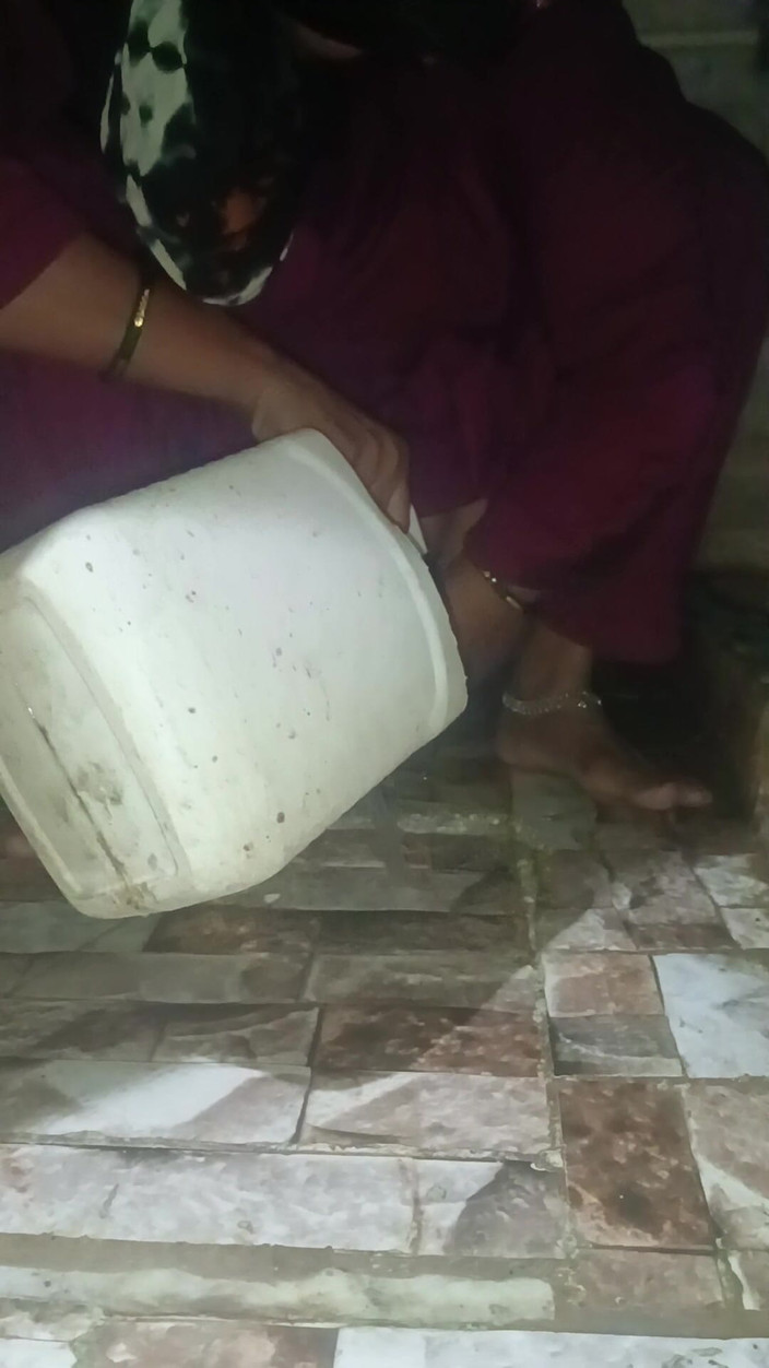 Bhabhi UP: Bhabhi, styvbror är inte hemma idag.