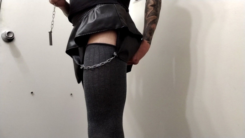 Vovxxx: Femboy Lex Řetězy uvnitř