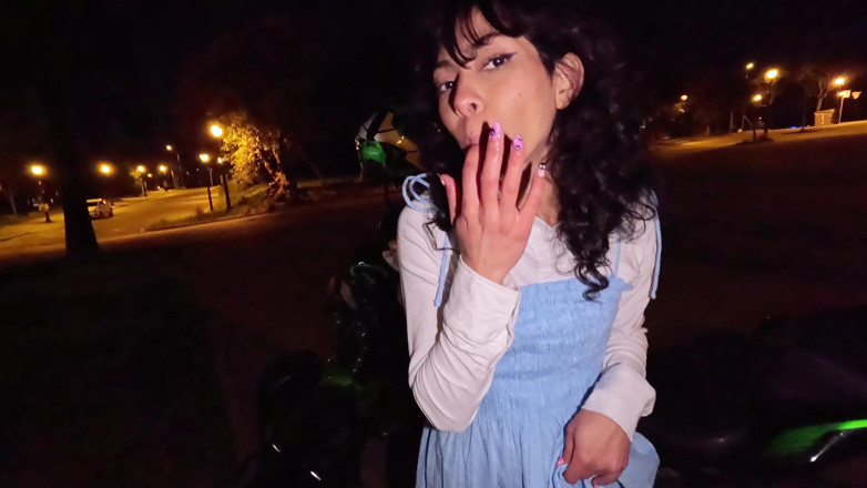 Cindy Luna Petite: Záludné šukání na motorce creampie Cindy Luna Petite