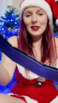 Sváže mě a vezme mi vibrátor, aby mě frustroval