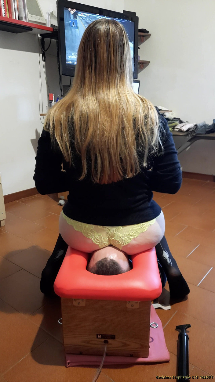 goddess82: Gamer stephanie in aktion!