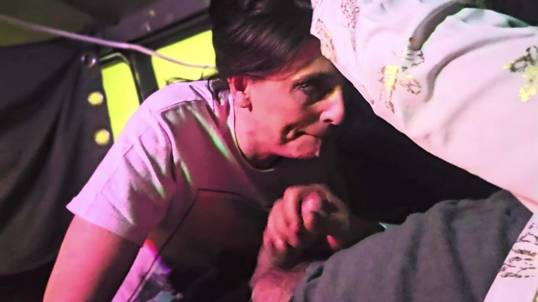 VinnyMacNDelilah: Delilah gibt glücks-blowjobs im Casino, 2 heiße ladungen schlucken