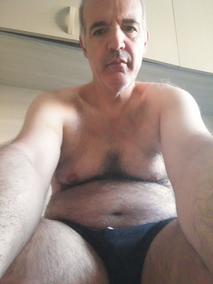 Setesesso7: Hala bakire olan arkadaşımın külotuyla yarağımı sıvazlıyorum