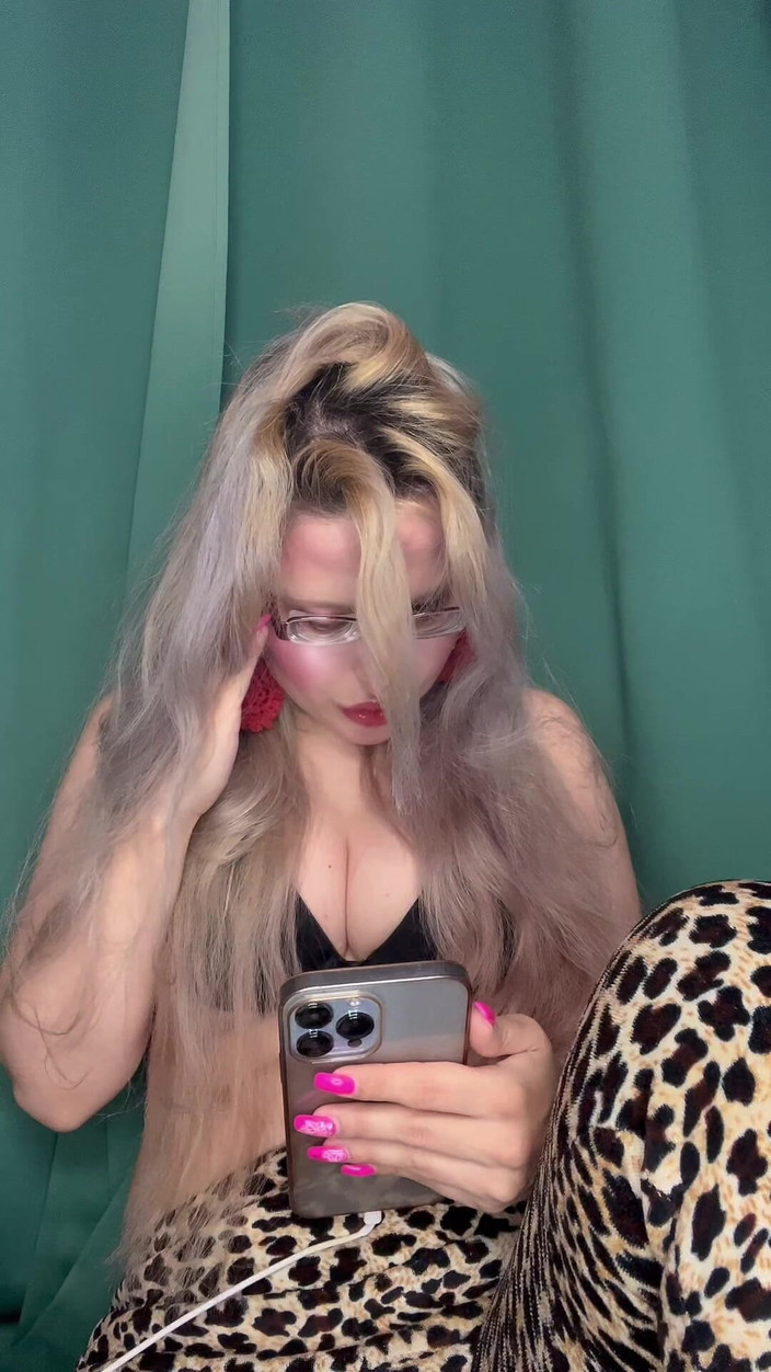 FinDom Goaldigger: Ege的免提高潮网络摄像头会话