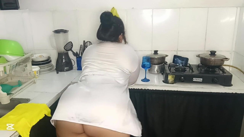 DimitryOfficial: 내 통통한 연인의 후장과 질을 열어줘