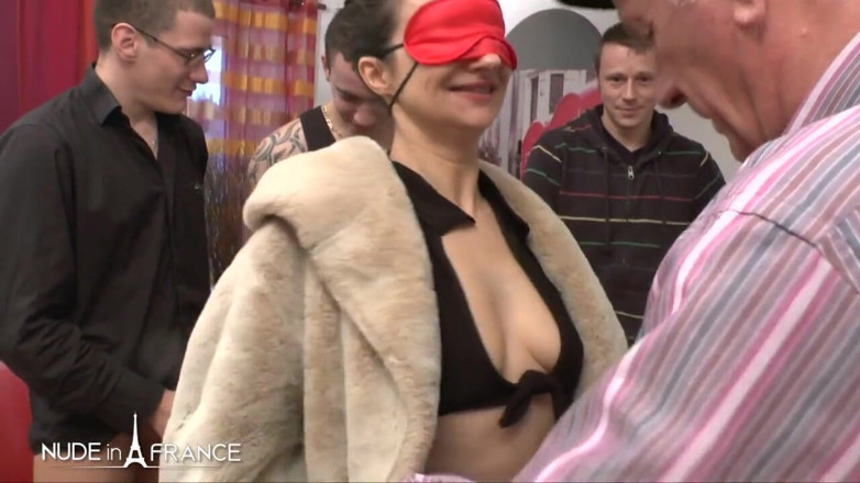Nude in France: Greedy cougar gets her ass hammered in a gangbang