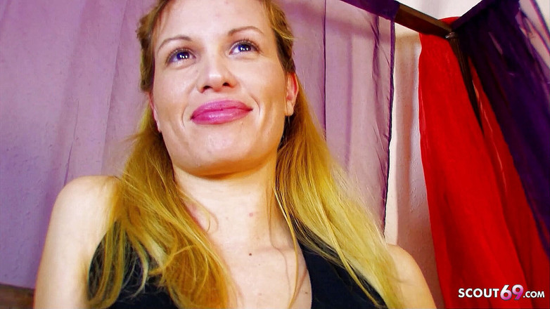 Full porn collection: Suja vizinha fode com tesão loira milf senhora na bunda