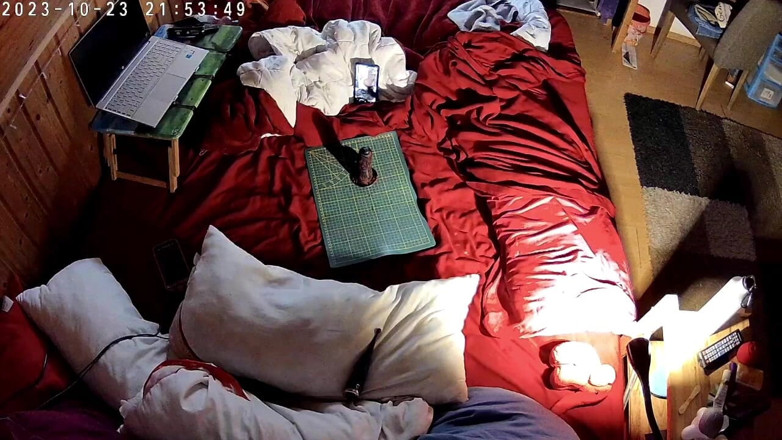 KittieNoOne: Caught MILF Masterbating on Cam Using Multiple Toys