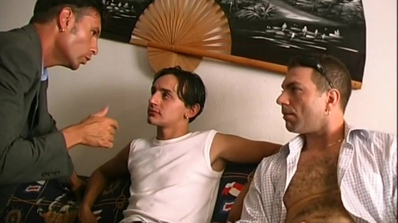 TGIRL ROOM: Schöne Transemale, Haarige MILF Und 3 Typen Für Eine Erstaunliche Orgie