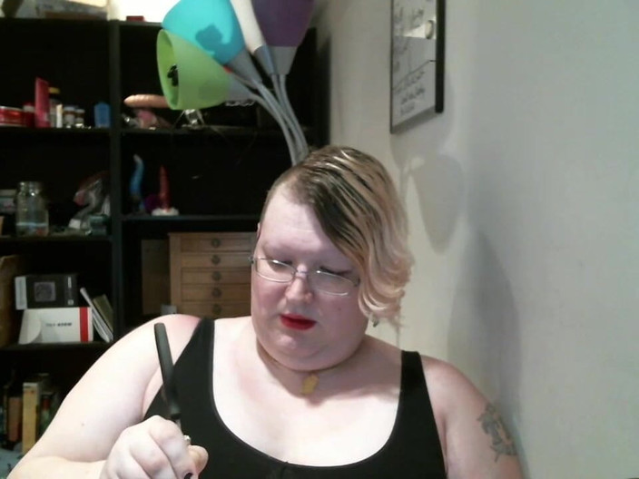 Roxxie rae page: Wyvernsvault Rozbalení