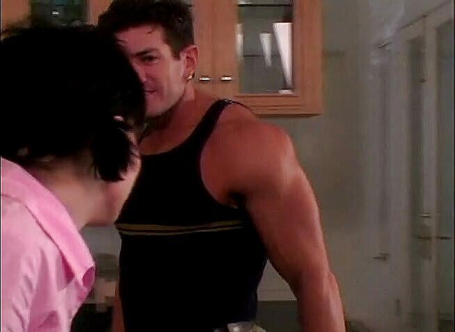 Analiscius: Una babysitter carina si fa leccare la figa e scopare...