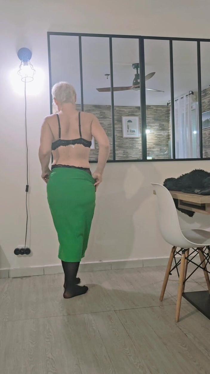 Sofy13: Thoát Y Nhỏ Cho Bạn Em Yêu, Tôi Hy Vọng...