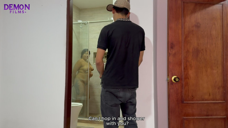 Demon Films: Stiefschwester saugt mich schön unter der Dusche, nachdem ich sie...