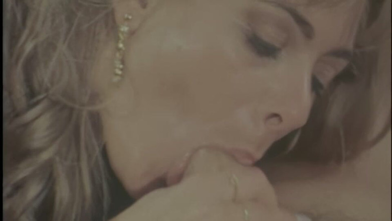 pornitaliangraffiti: Perfekte Blondine Bekommt Ihren Hintern Verprügelt