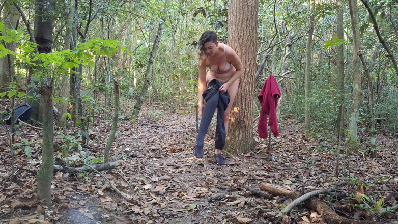 Victor SweetCoupleStories: Um estranho me fodeu na floresta