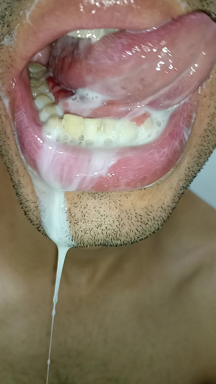 Rey rey: 我喜欢射在我的嘴里，长舌头，亲吻，六包，健身房，顺从，女内衣