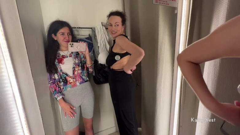 Katty West: Dvě chtivé děvky v šatně