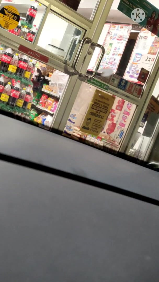 Traviezisha: POV: Alpha Male prosi mnie, abym kupił mu napój podczas...