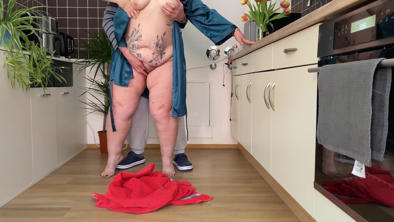 OurFetishLife: Отвисшими натуральными сиськами тещи во время ее мастурбации