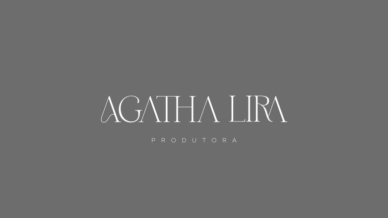 Agatha Lyra: 昼食時にちょっとだけ餌をあげるだけ。