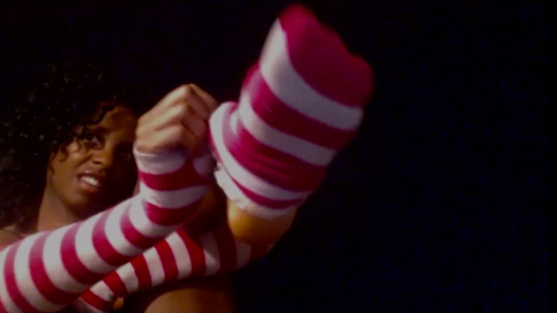 The Goddess Simone: Sniff my smelly feet