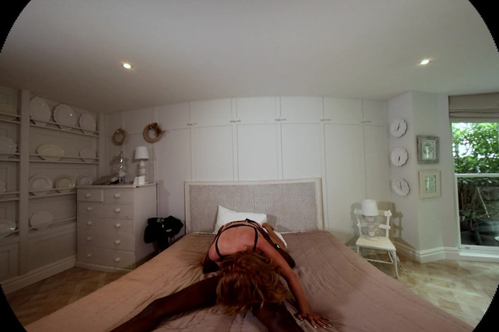 Playhard VR: La miLF rossa Andi James seduce l'allenatore di calcio e...