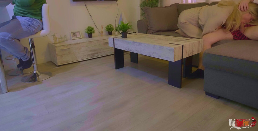 OlxRedFox: Aku nelpon ibu tiriku di belakang suaminya waktu dia lagi...