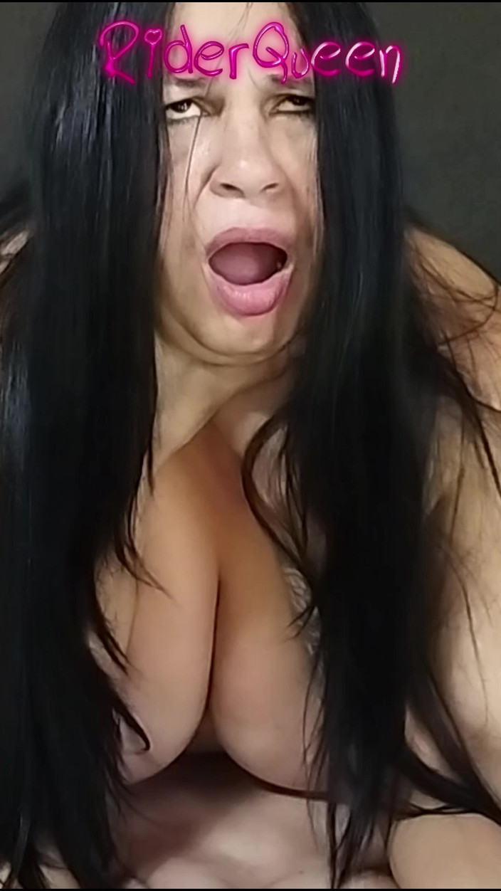 Riderqueen BBW Step Mom Latina Ebony: Дружина повія трахається зі струнким пасинком