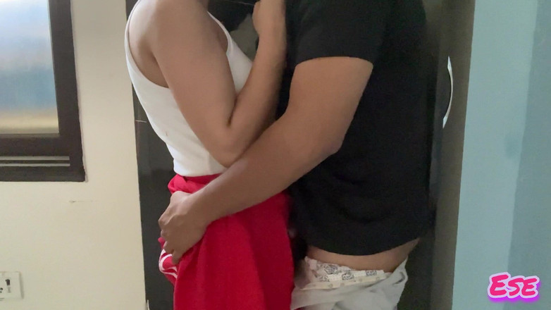 Sammy Sins: DesiステップFucks彼の友人の娘とき彼女は一人で家にいる