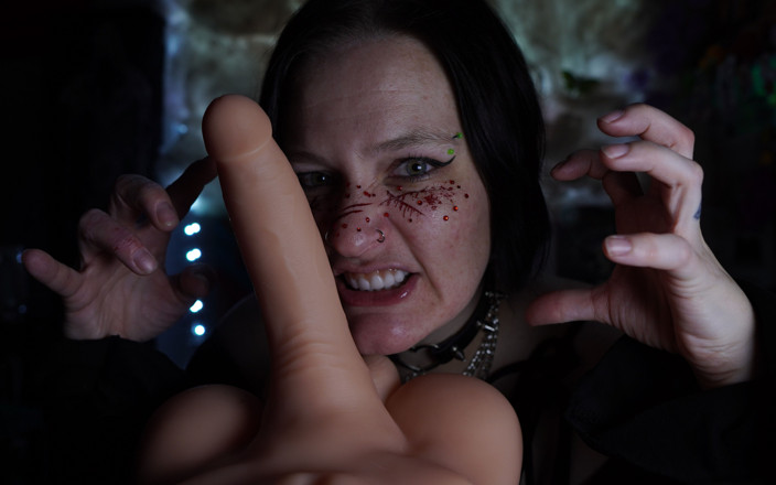 GothBunny6669: Sapık seksi vampirin dişlerini çalıyor ve bakış açısına geri dönmüyor