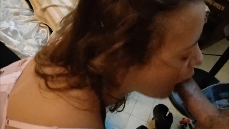 Sexy O2: 私のお尻と口はファンのために :)