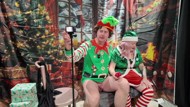 The Izars: セックスおもちゃ棚のいたずらなエルフ 3日目