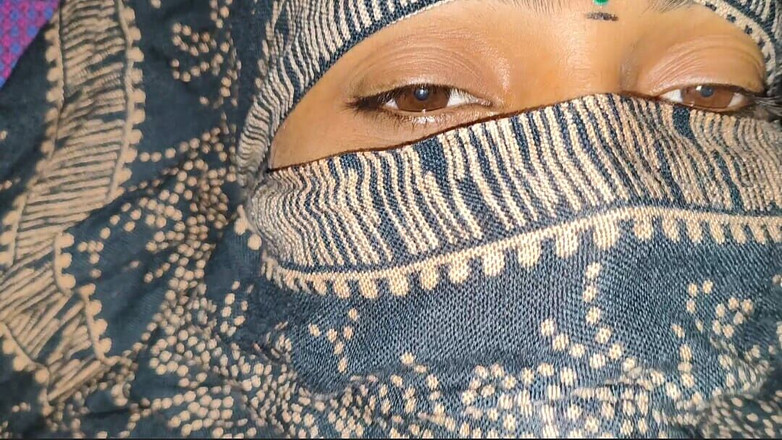 Kavana: 德西泰卢固女孩与朋友啪