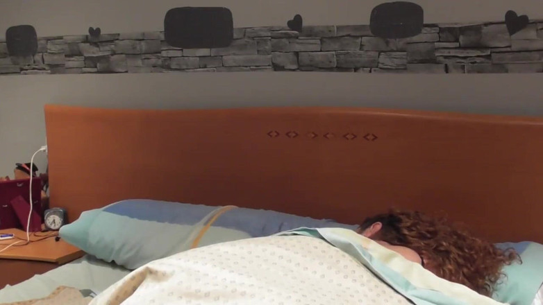 Purplemoon9: Cô vợ vú to của bạn tôi mời tôi đến nhà...