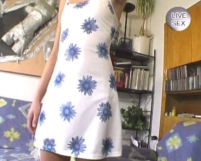 Deutsche Madchen: Krótkowłosa laska z Niemiec jedzie jędrnego kutasa jak profesjonalista