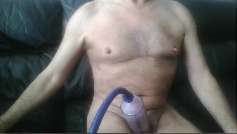 Slave4udom - swich bdsm: Slave4udom Esposto, Pompa A Vuoto Su Pene E Uova