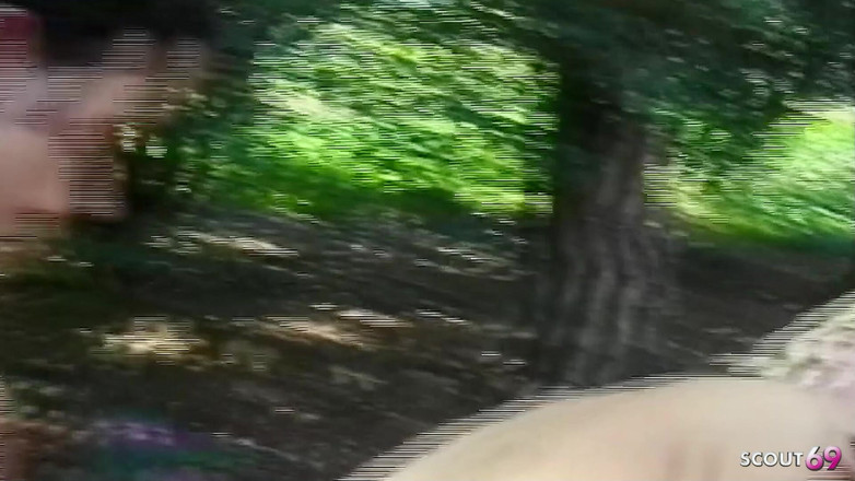 Shemale TS Collection: ブロンドのニューハーフが屋外でラテン系男性のお尻を射精するまでファックする