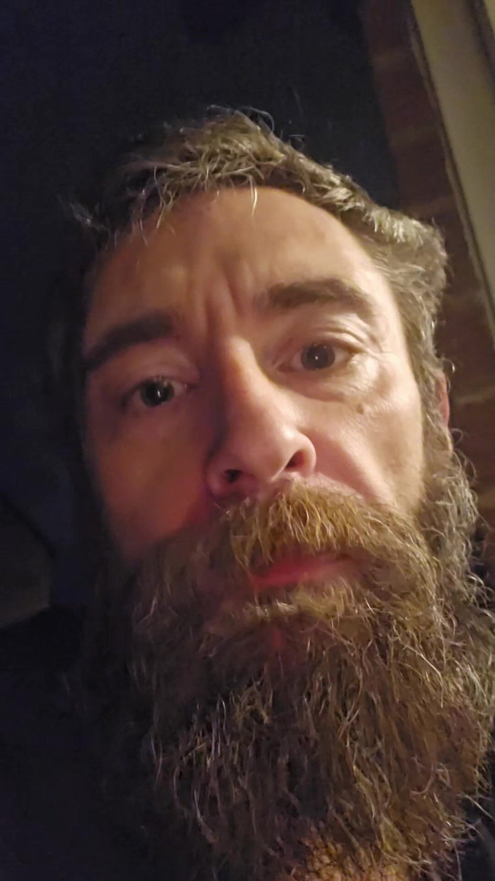 Smoking stoker: Piscia, si sega e fuma