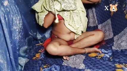 Desi step mom: Bawa baju untuk adik tiriku