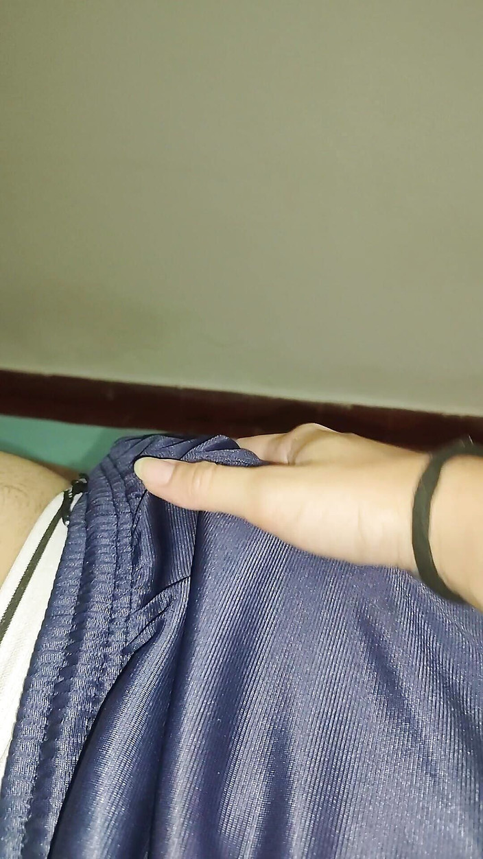 Debora Mendes: Мастурбує член чоловіка перед сном